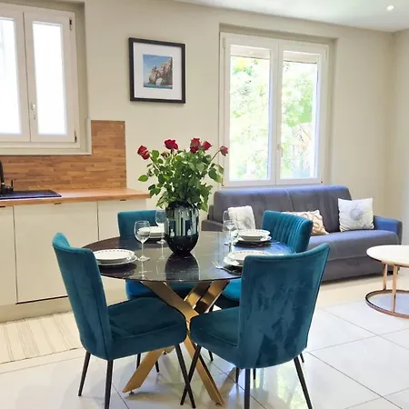 T4 Moderne Climatise - Parking Prive- Terrasse - - *