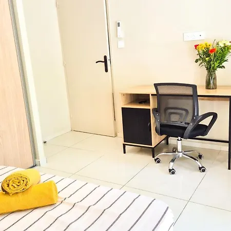 T4 Moderne Climatise - Parking Prive- Terrasse - - نيس